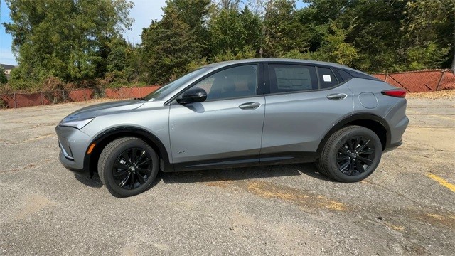 Buick Envista Vehicle Full-screen Gallery Image 05