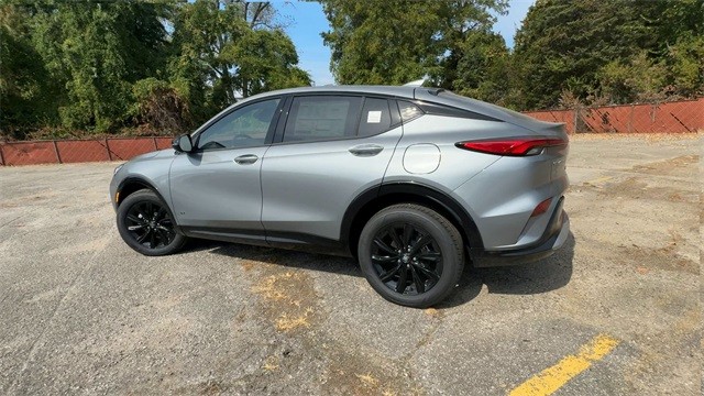 Buick Envista Vehicle Full-screen Gallery Image 06