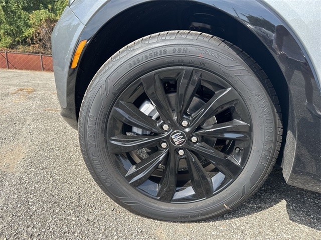 Buick Envista Vehicle Full-screen Gallery Image 10