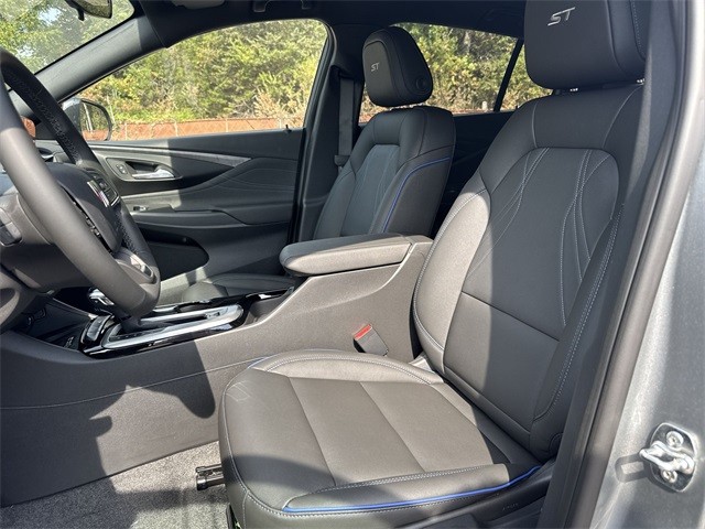Buick Envista Vehicle Full-screen Gallery Image 11