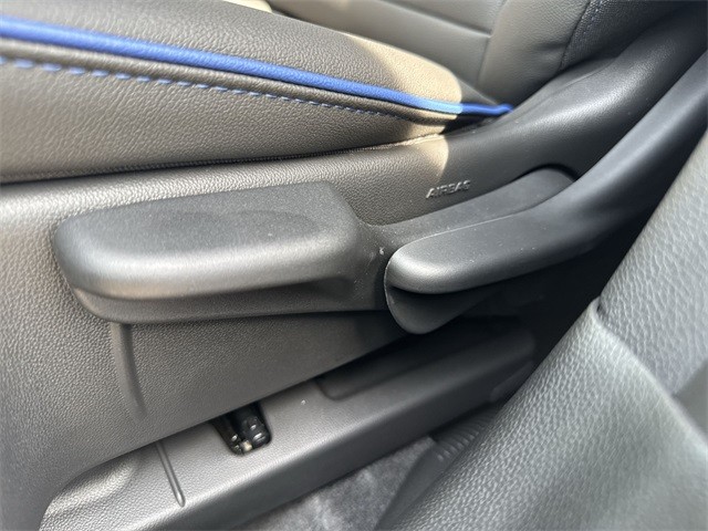 Buick Envista Vehicle Full-screen Gallery Image 12