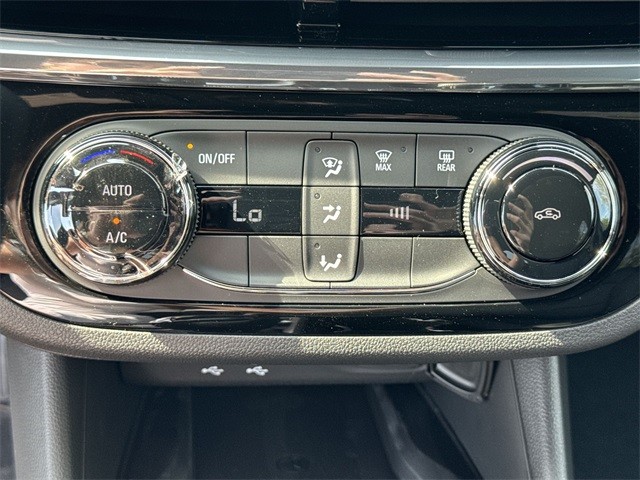 Buick Envista Vehicle Full-screen Gallery Image 18