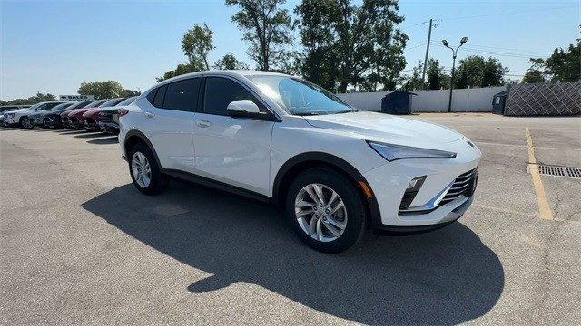 Buick Envista Vehicle Full-screen Gallery Image 02