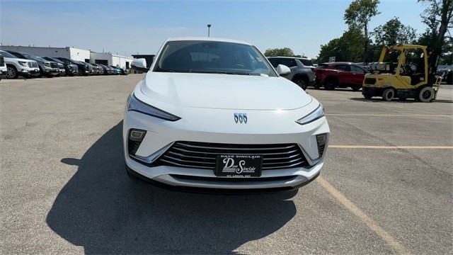 Buick Envista Vehicle Full-screen Gallery Image 03