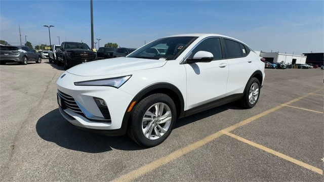 Buick Envista Vehicle Full-screen Gallery Image 04