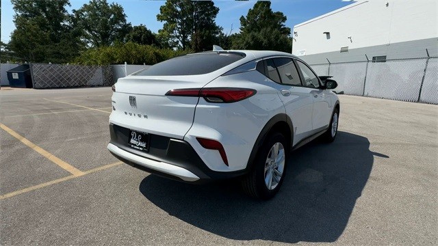 Buick Envista Vehicle Full-screen Gallery Image 08