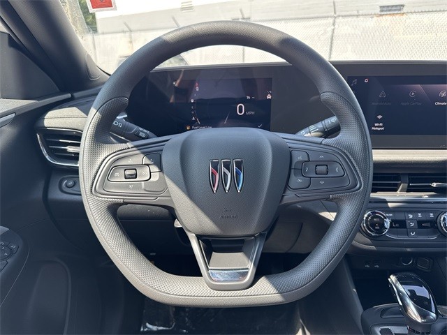 Buick Envista Vehicle Full-screen Gallery Image 14