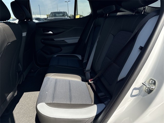 Buick Envista Vehicle Full-screen Gallery Image 21