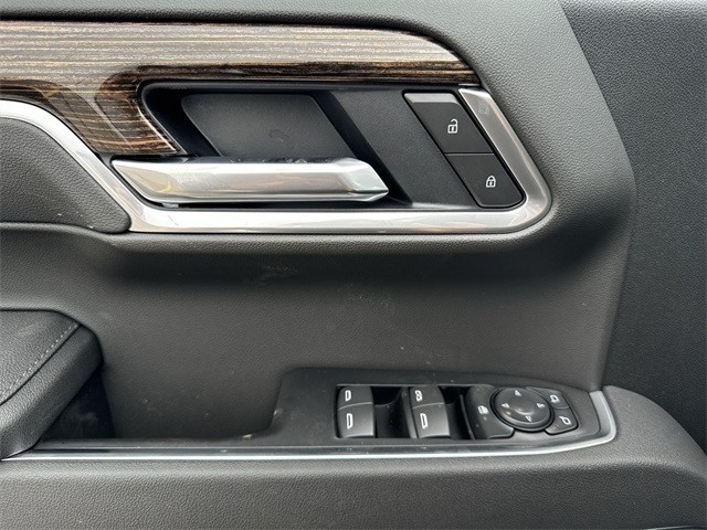 GMC Sierra 1500 Vehicle Full-screen Gallery Image 13