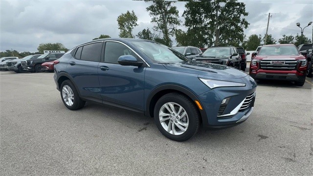 Buick Envista Vehicle Full-screen Gallery Image 02