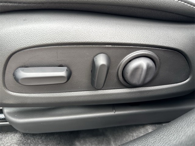 Buick Envista Vehicle Full-screen Gallery Image 12