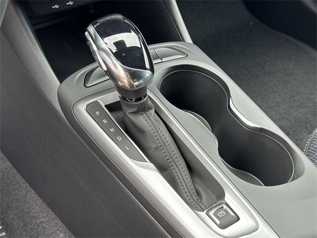 Buick Envista Vehicle Full-screen Gallery Image 19