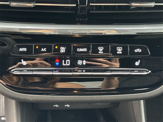 Buick Envista Vehicle Full-screen Gallery Image 18