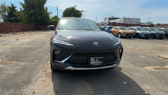 Buick Envista Vehicle Full-screen Gallery Image 03