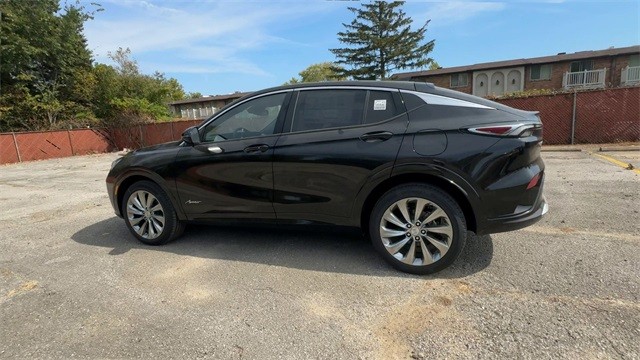 Buick Envista Vehicle Full-screen Gallery Image 06