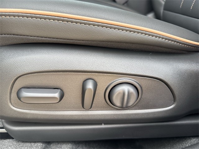 Buick Envista Vehicle Full-screen Gallery Image 12