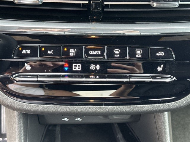 Buick Envista Vehicle Full-screen Gallery Image 18
