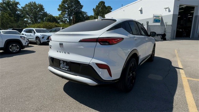 Buick Envista Vehicle Full-screen Gallery Image 08