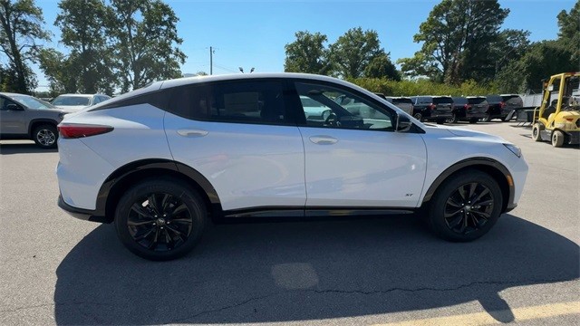 Buick Envista Vehicle Full-screen Gallery Image 09