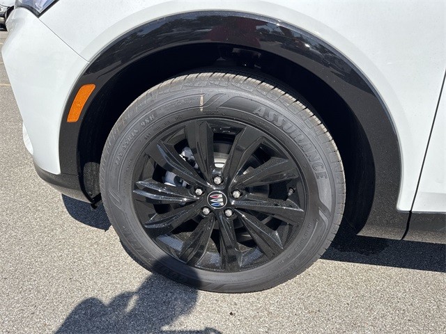 Buick Envista Vehicle Full-screen Gallery Image 10