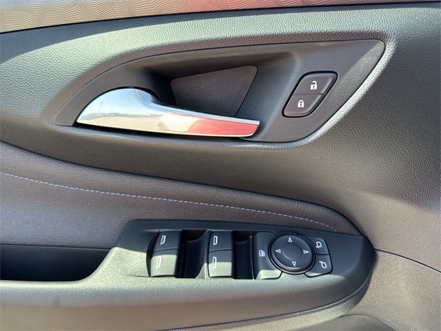 Buick Envista Vehicle Full-screen Gallery Image 13