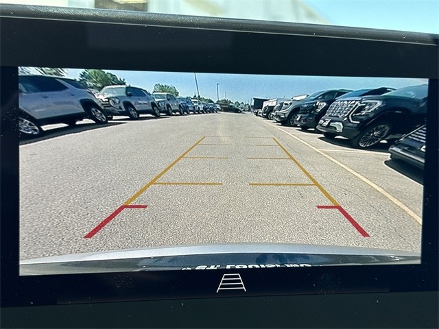 Buick Envista Vehicle Full-screen Gallery Image 17