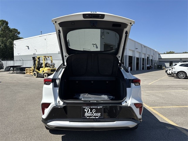 Buick Envista Vehicle Full-screen Gallery Image 22