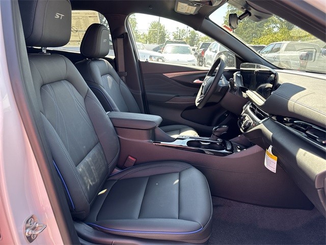 Buick Envista Vehicle Full-screen Gallery Image 23