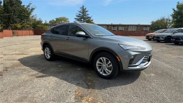 Buick Envista Vehicle Full-screen Gallery Image 02