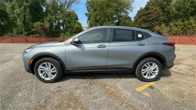 Buick Envista Vehicle Full-screen Gallery Image 05