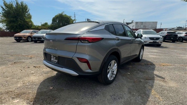 Buick Envista Vehicle Full-screen Gallery Image 08