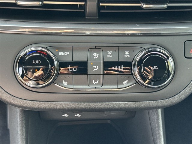 Buick Envista Vehicle Full-screen Gallery Image 18