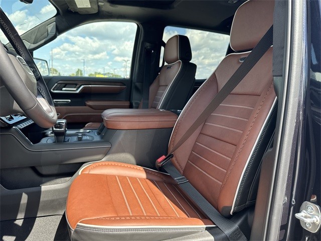 GMC Sierra 1500 Vehicle Full-screen Gallery Image 11