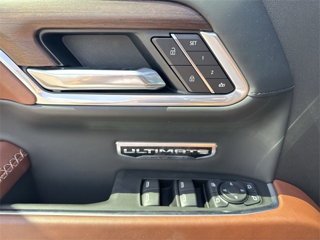 GMC Sierra 1500 Vehicle Full-screen Gallery Image 13