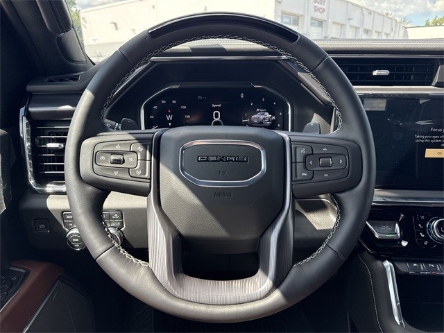 GMC Sierra 1500 Vehicle Full-screen Gallery Image 14