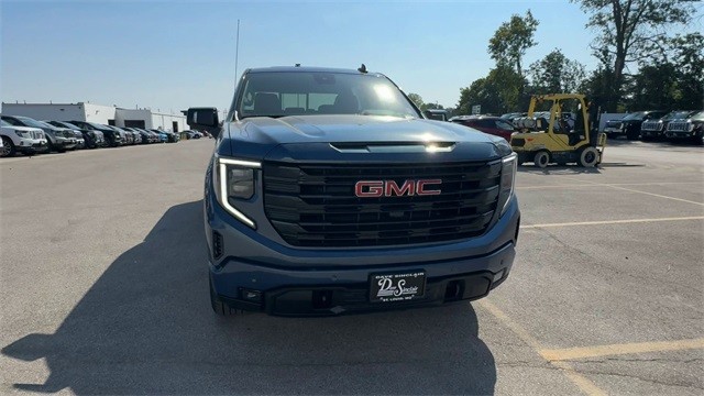 GMC Sierra 1500 Vehicle Full-screen Gallery Image 03