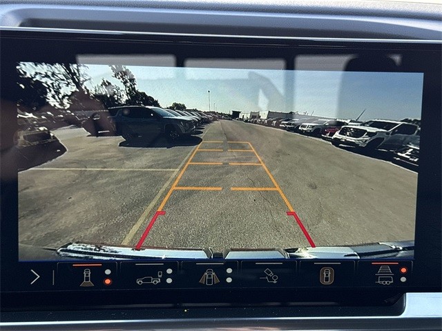 GMC Sierra 1500 Vehicle Full-screen Gallery Image 17