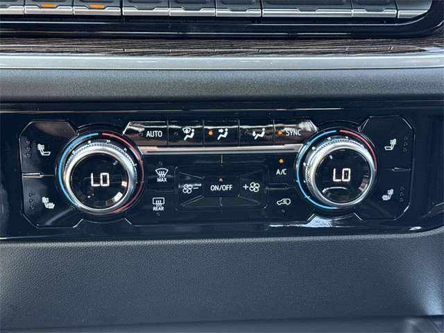 GMC Sierra 1500 Vehicle Full-screen Gallery Image 19