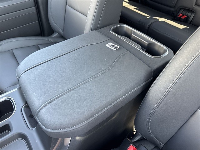 GMC Sierra 1500 Vehicle Full-screen Gallery Image 21