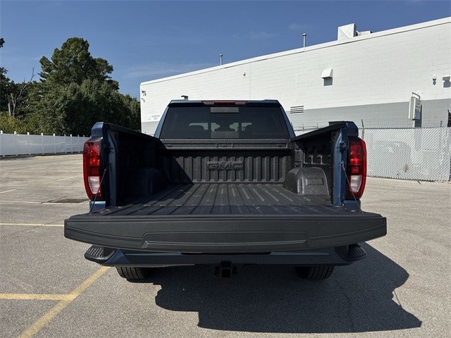 GMC Sierra 1500 Vehicle Full-screen Gallery Image 24