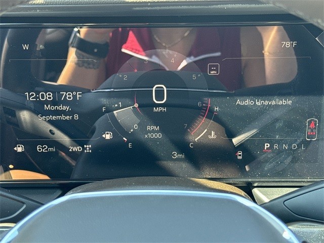 GMC Terrain Vehicle Full-screen Gallery Image 15