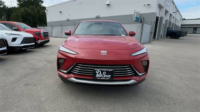 Buick Envista Vehicle Full-screen Gallery Image 03