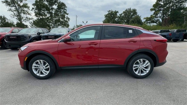 Buick Envista Vehicle Full-screen Gallery Image 05