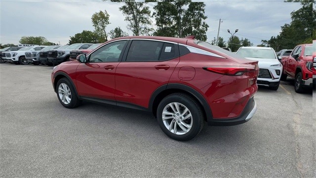 Buick Envista Vehicle Full-screen Gallery Image 06