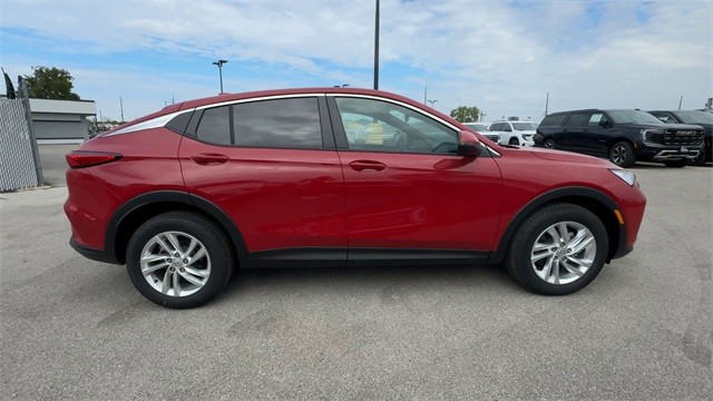 Buick Envista Vehicle Full-screen Gallery Image 09