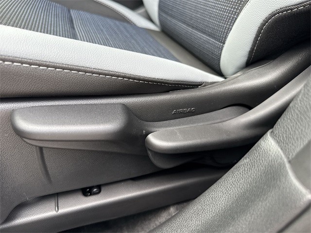 Buick Envista Vehicle Full-screen Gallery Image 12