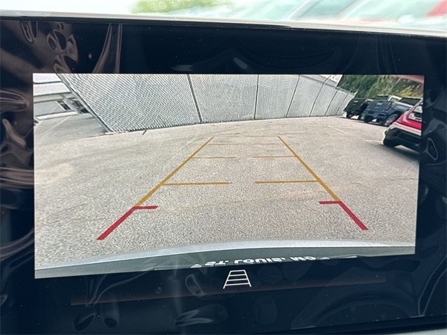 Buick Envista Vehicle Full-screen Gallery Image 17