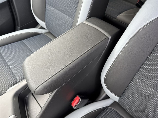 Buick Envista Vehicle Full-screen Gallery Image 20