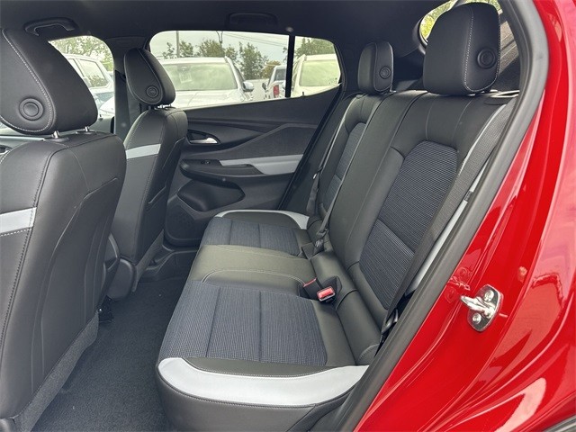 Buick Envista Vehicle Full-screen Gallery Image 21