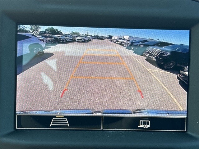 GMC Sierra 1500 Vehicle Full-screen Gallery Image 17